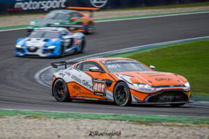  Aston Martin Vantage AMR GT4 - 8 Cylinders 4000cc